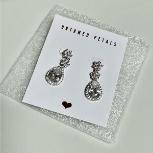 💫 Drop Earrings